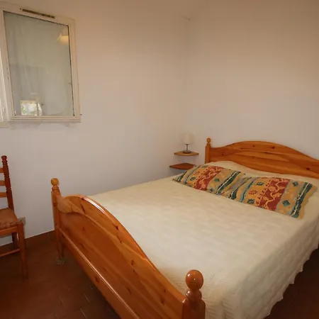 Villa Maison De Vacances: Beachside Retreat With Terrace Portiragnes